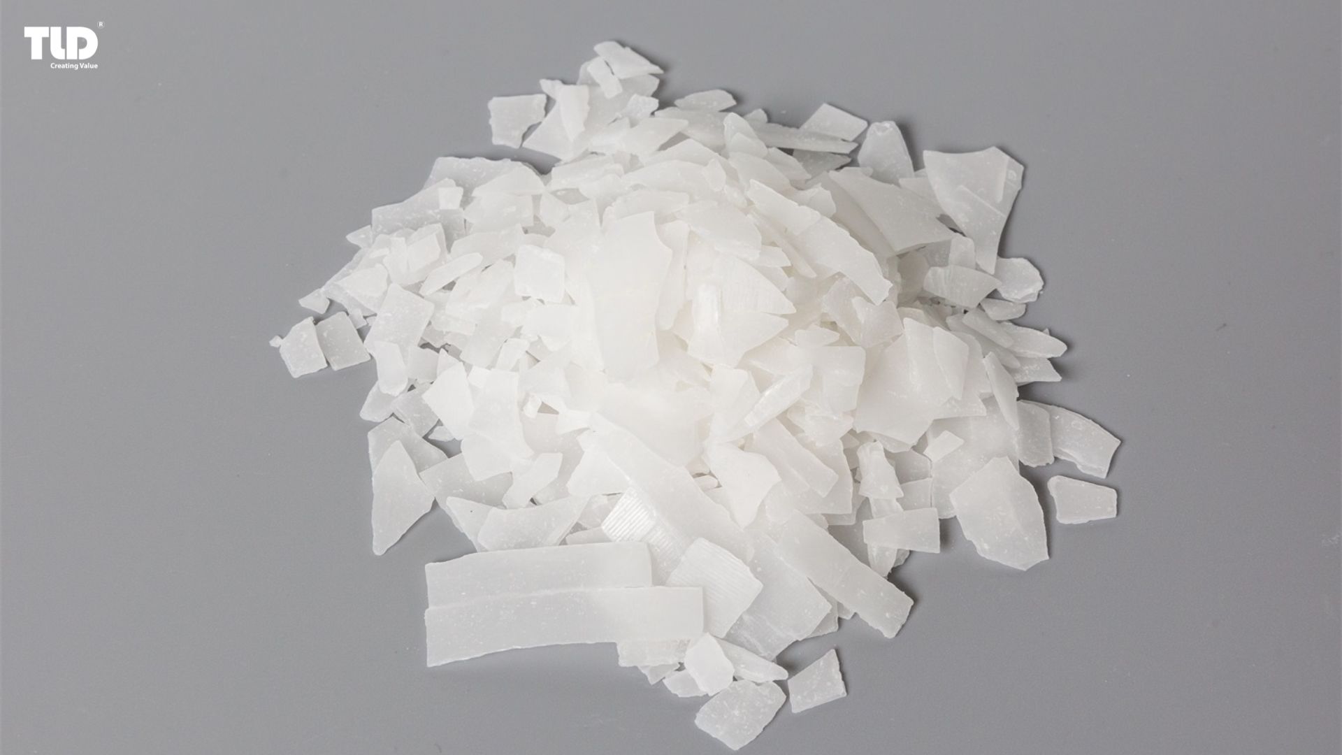  PE wax increases surface gloss and improves processing efficiency in plastic manufacturing
