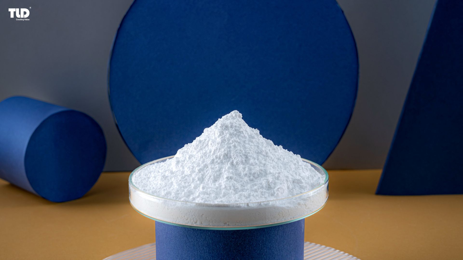 When making rubber and plastic goods, zinc stearate is commonly utilised as a releasing agent