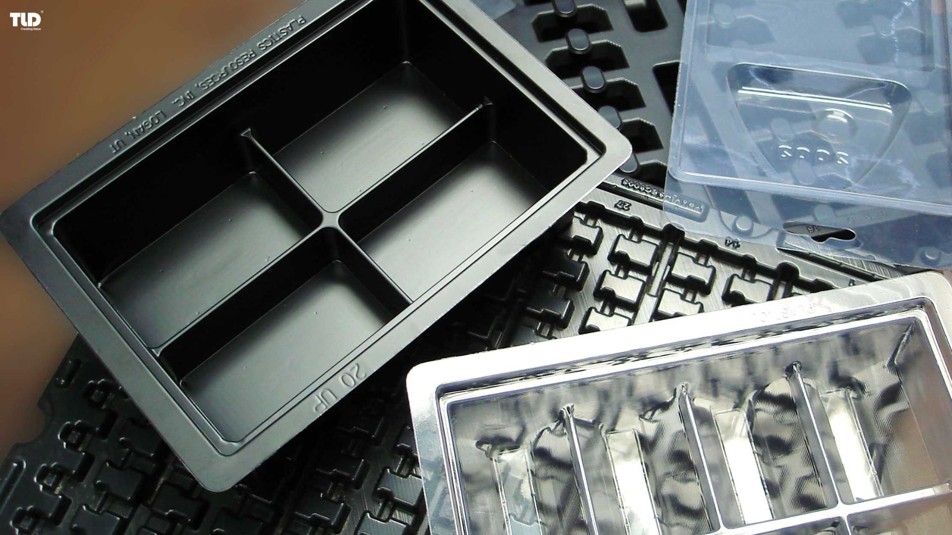 A wide range of plastics, such as PP, PS, PET, LDPE, HDPE, PVC can be used for thermoforming depending on application needs