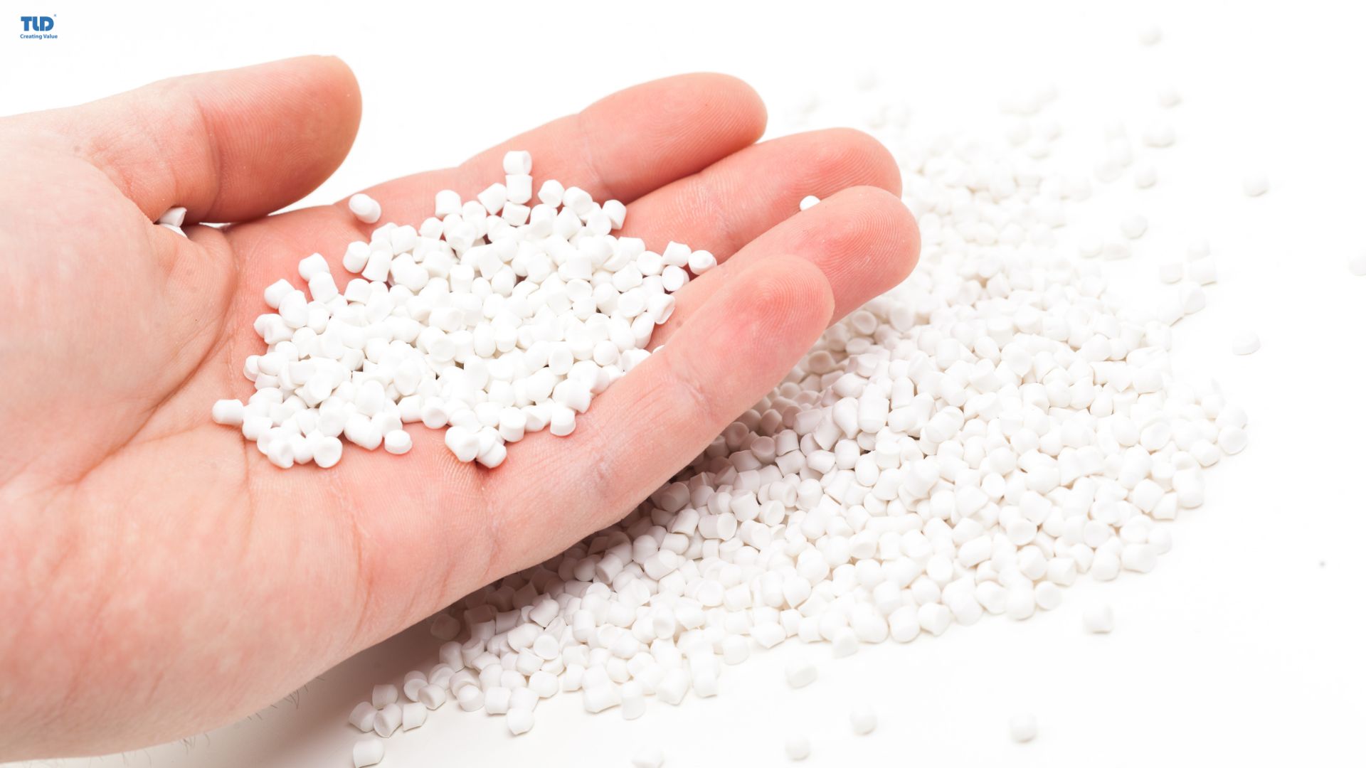 PET resin widely used in injection molding for packaging