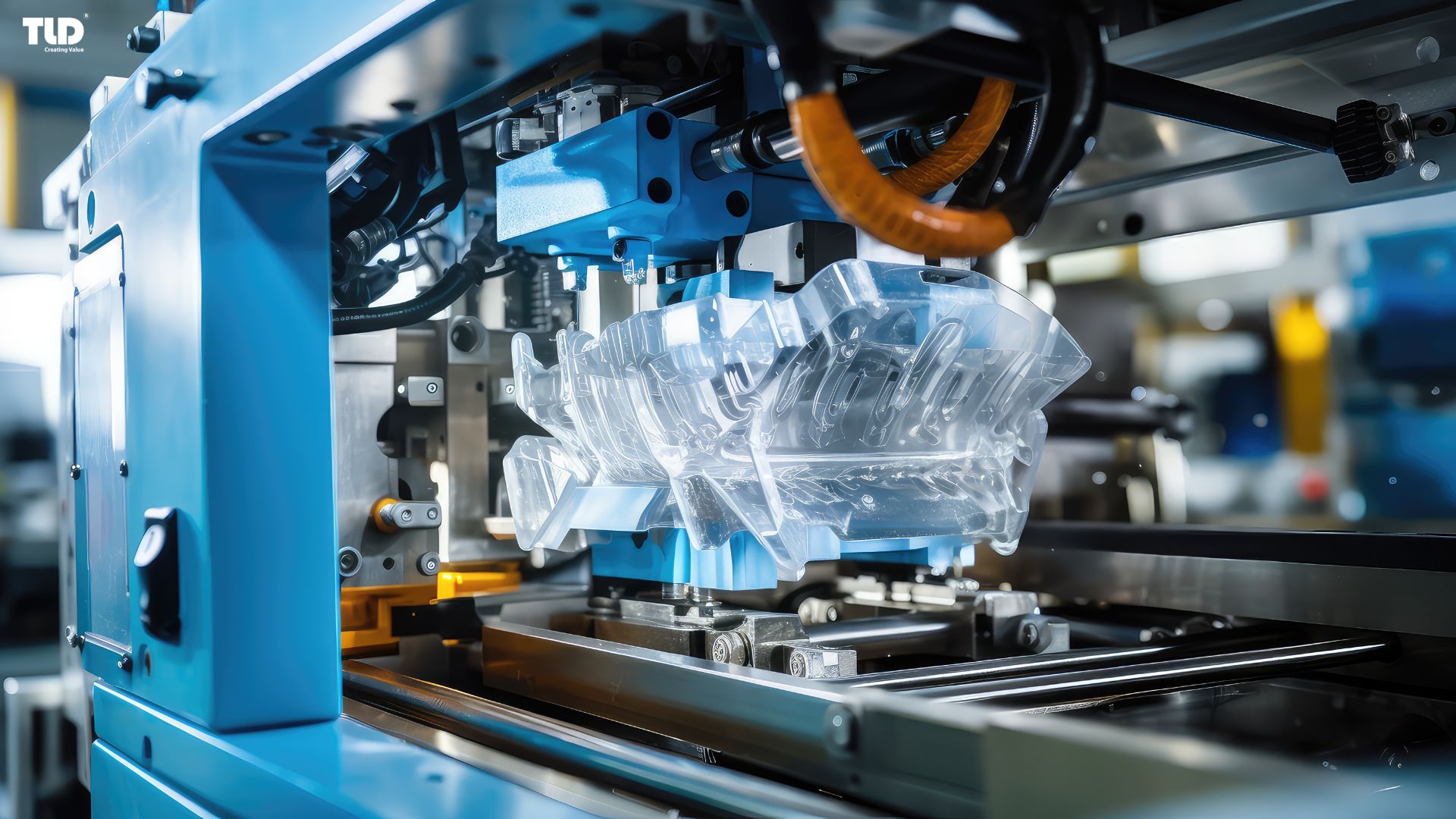  PS is nonhygroscopic, naturally transparent, amorphous and can be used in injection molding