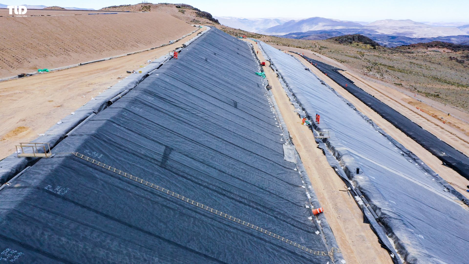 PP raffia-based geotextiles are commonly applied in construction projects to improve soil stability, drainage, and erosion control