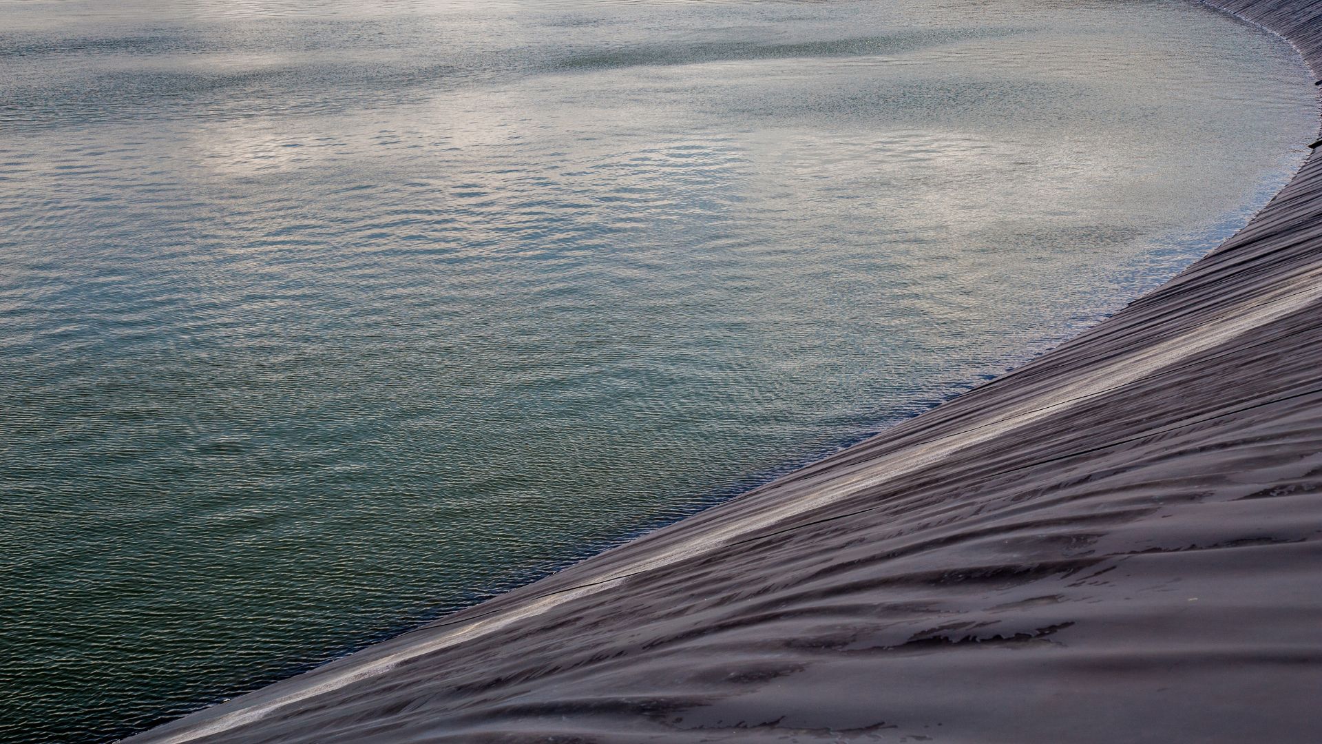 HDPE geomembranes are widely used in water reservoirs